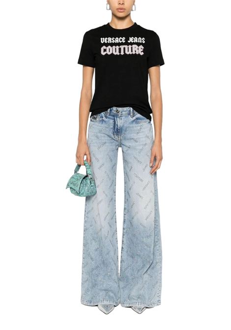 T-shirt con logo gotico VERSACE JEANS COUTURE | T-shirt | 77HAHC02 CJ01C899